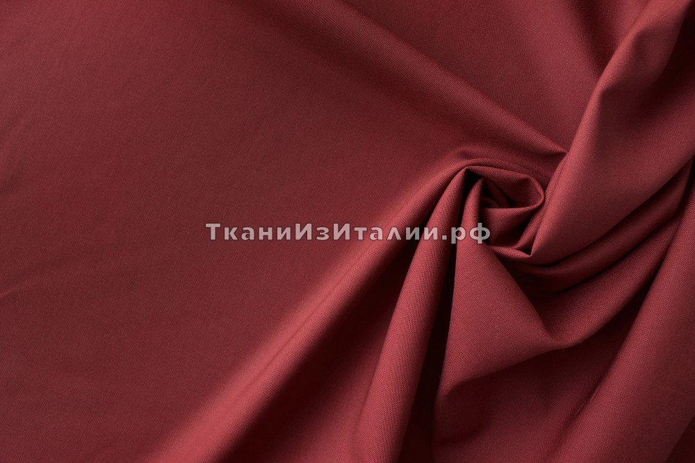ткань шерстяной поплин ягодного цвета, костюмно-плательная шерсть однотонная бордовая Италия