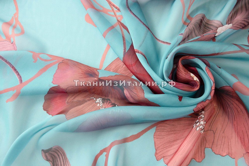 ткань пыльно-голубой шифон с темно-розовыми цветами, шифон шелк цветы голубая Италия