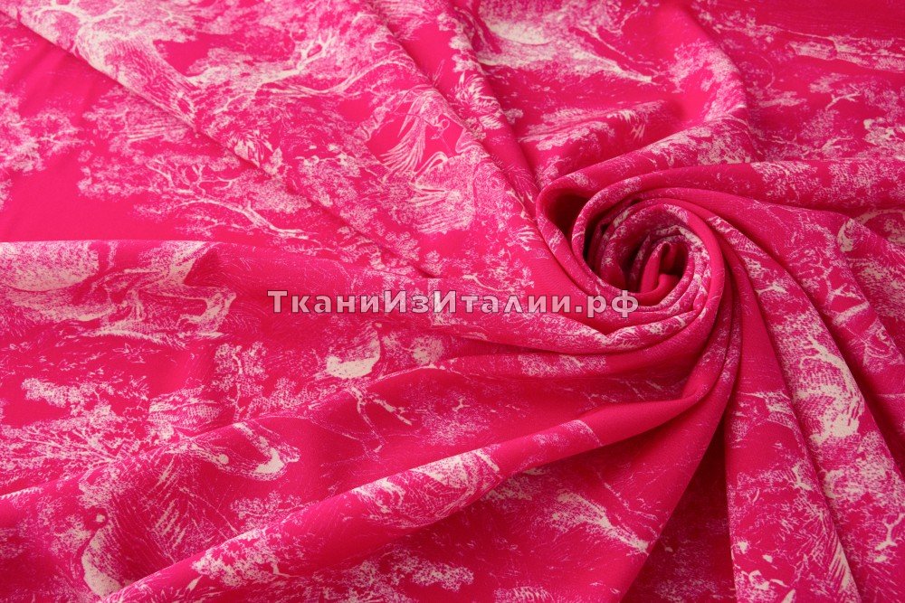 ткань крепдешин фуксия с животными и деревьями, крепдешин шелк иные розовая Италия