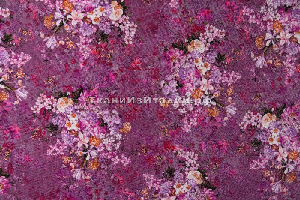 ткань розово-фиолетовый трикотаж с цветами, трикотаж вискоза цветы фиолетовая Италия