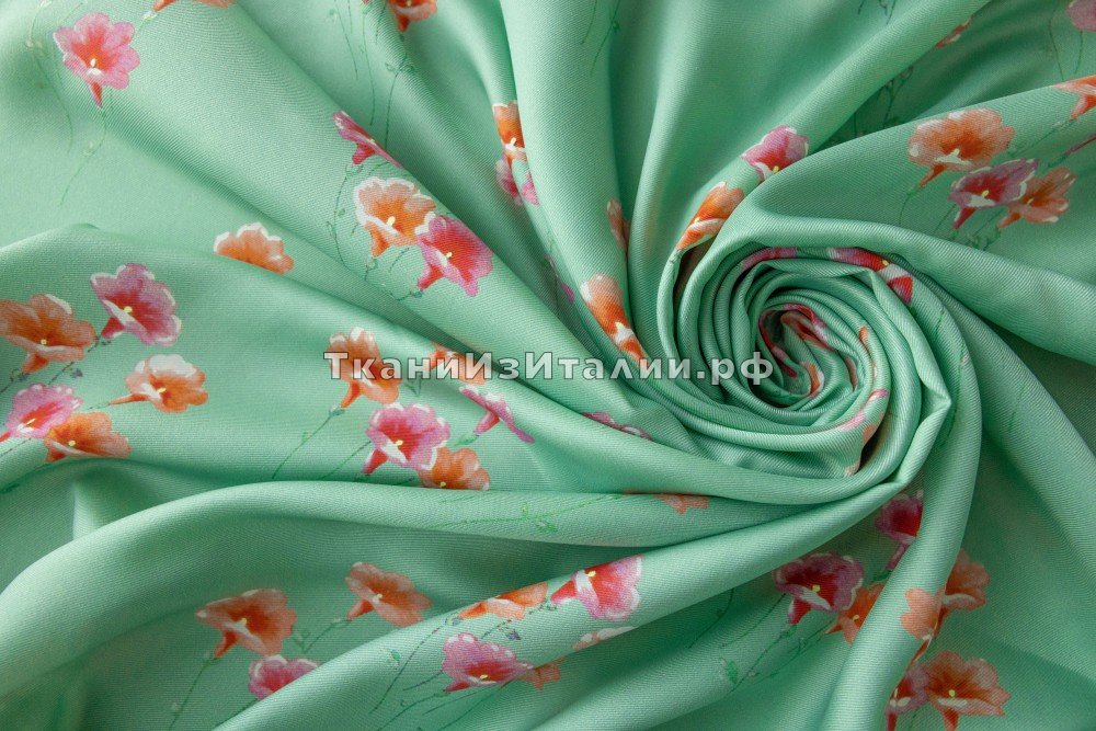 ткань светло-мятный твил с цветами, твил шелк цветы зеленая Италия