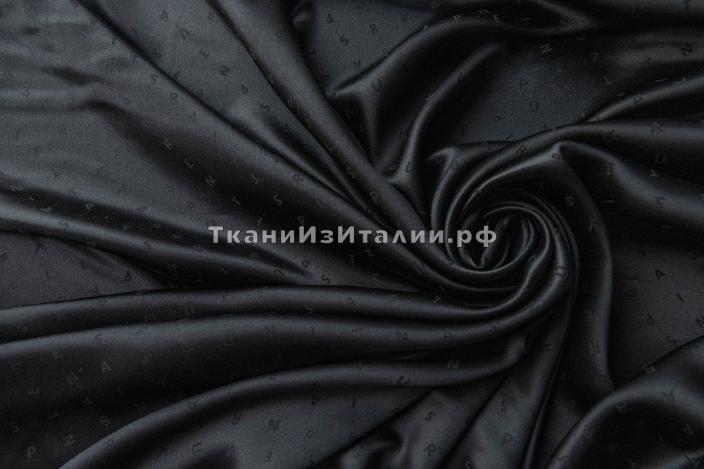 ткань черный атлас с буквами, атлас шелк иные черная Италия