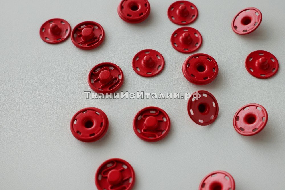  металлические кнопки красного цвета, Италия