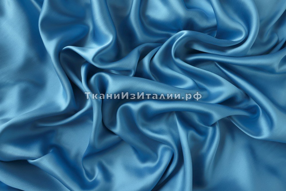 ткань сатин голубого цвета (двусторонний) в 3х отрезах: 2.40, 1.75, 2.55, Италия