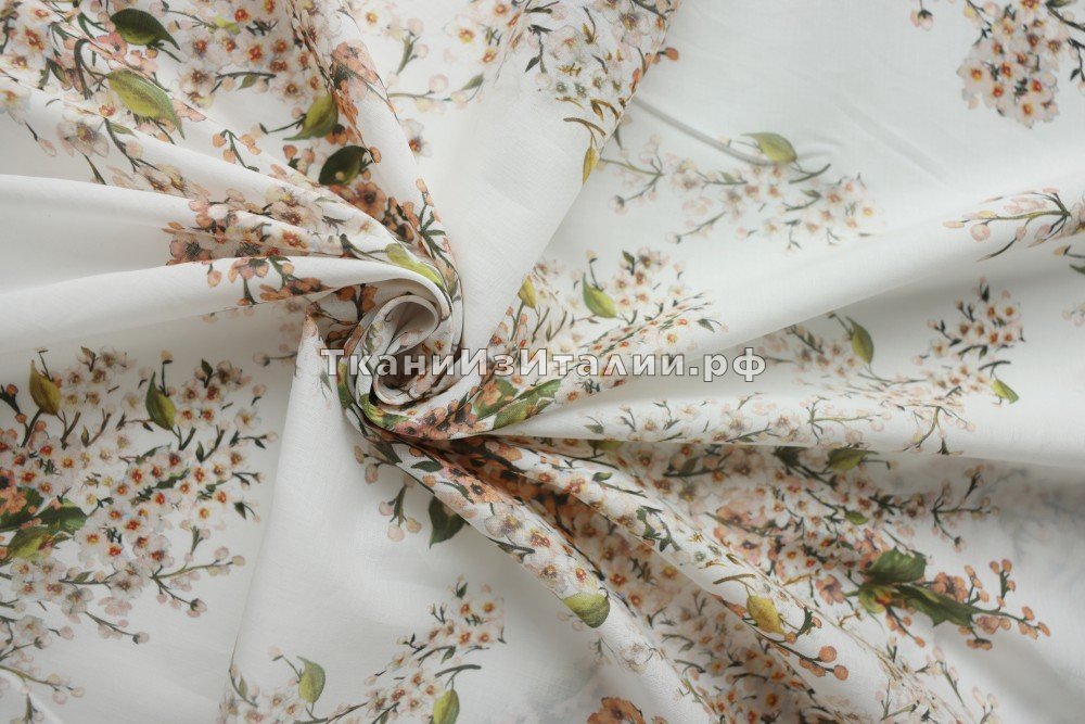ткань белый батист с цветами вишни, Италия