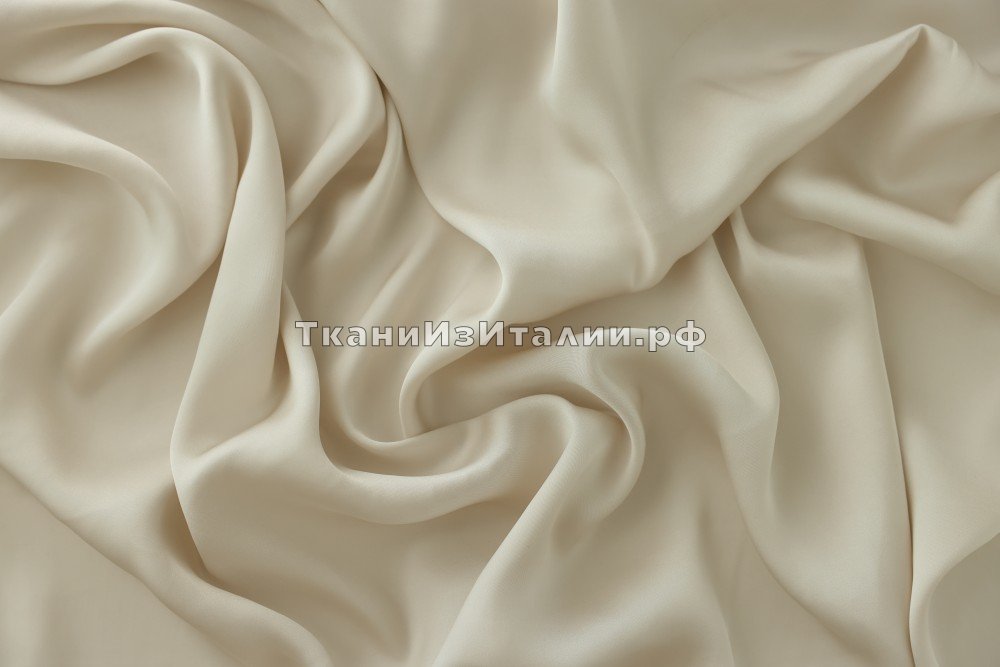 ткань сатин цвета топленого молока (в трех отрезах: 3,0, 5,15 и 8,65 м), Италия
